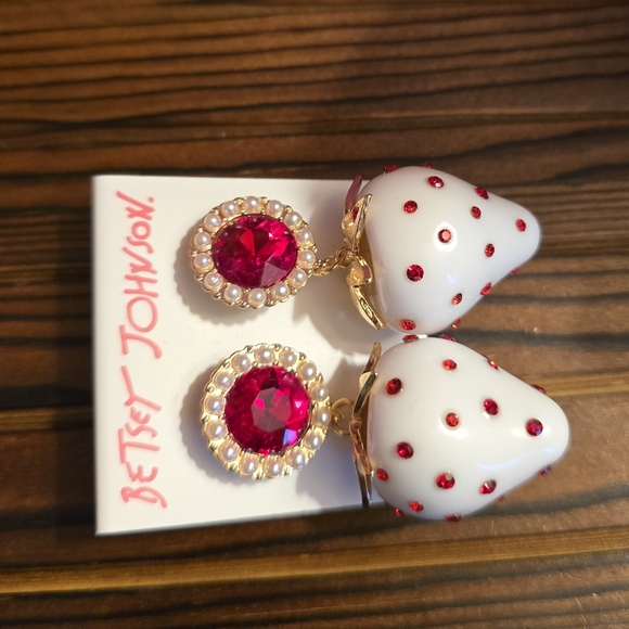 Betsey Johnson Red Crystal Faux Pearl Strawberry Dangle Earrings NWT - Picture 4 of 6